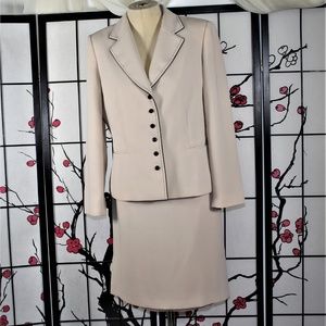 TAHARI Other - CAREER SKIRT SUIT BEIGE TAHARI 16 TAHARI Other - CAREER SKIRT SUIT BEIGE TAHARI 16